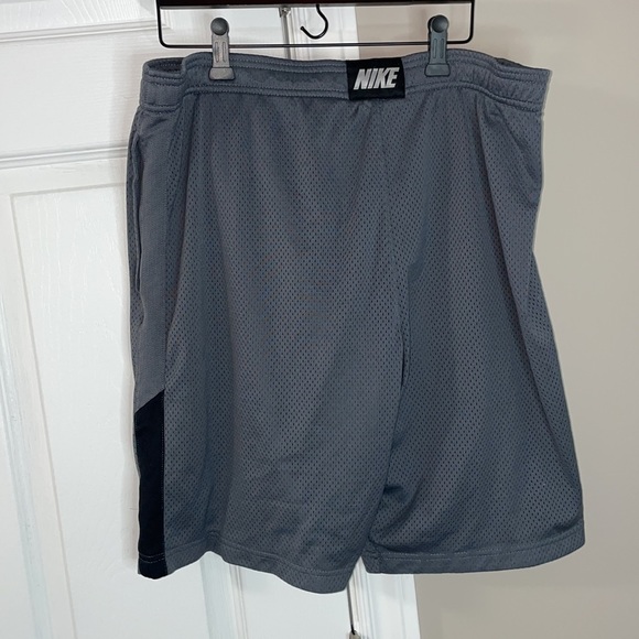 Nike grey Dri-fit sport shorts size S - Picture 2 of 3